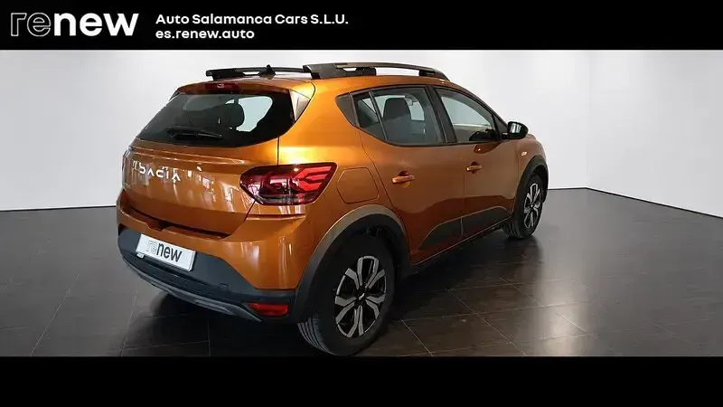 Usado Dacia Sandero Expression 91 CV (66 kW) 2023 Naranja Berlina