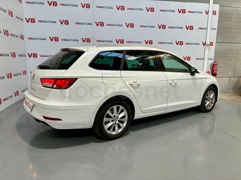 Usado Seat Leon Style 115 CV (84 kW) 2019 Blanco Familiar