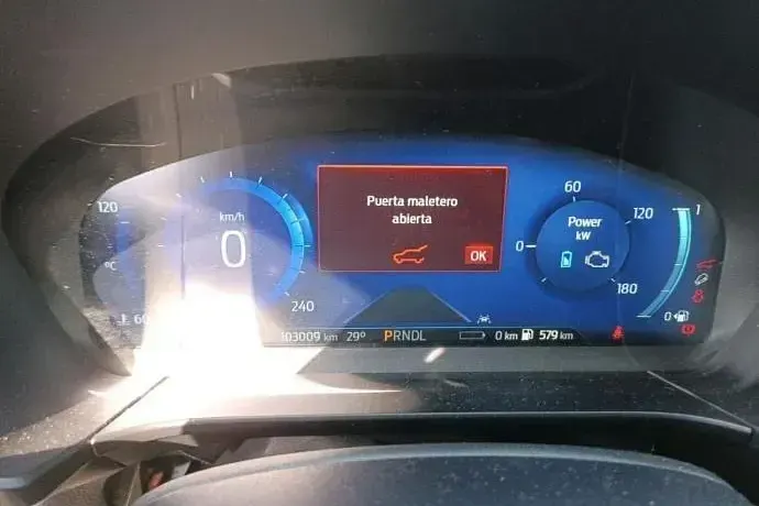 Usado Ford Kuga ST-Line X 226 CV (166 kW) 2023 Gris SUV