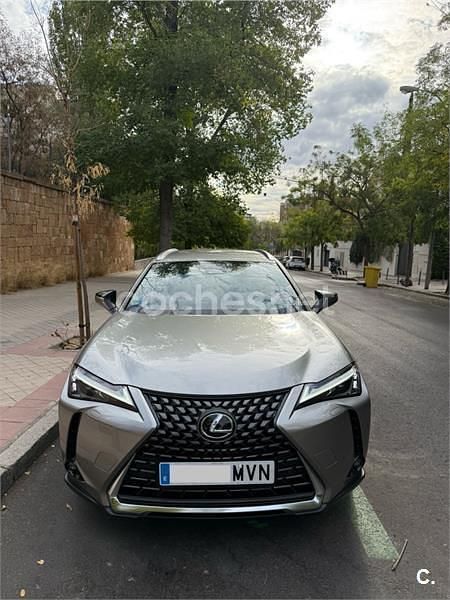 Gris / plata Usado 2024 Lexus UX SUV | 32.900 € - Imagen 1/4