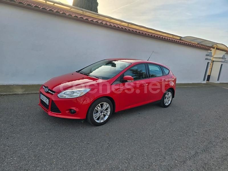Usado Ford Focus Sport 115 CV (84 kW) 2012 Rojo Berlina