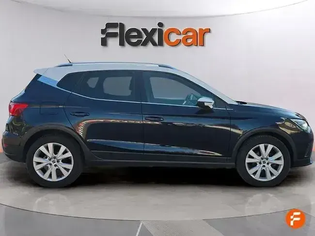 Usado Seat Arona Xperience 110 CV (80 kW) 2022 Negro SUV