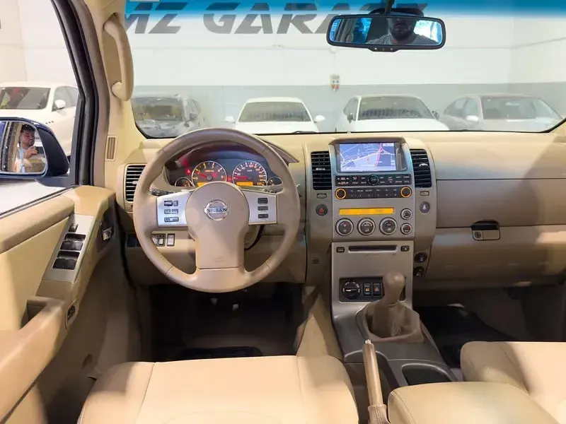 Usado Nissan Pathfinder XE 174 CV (127 kW) 2006 Azul SUV