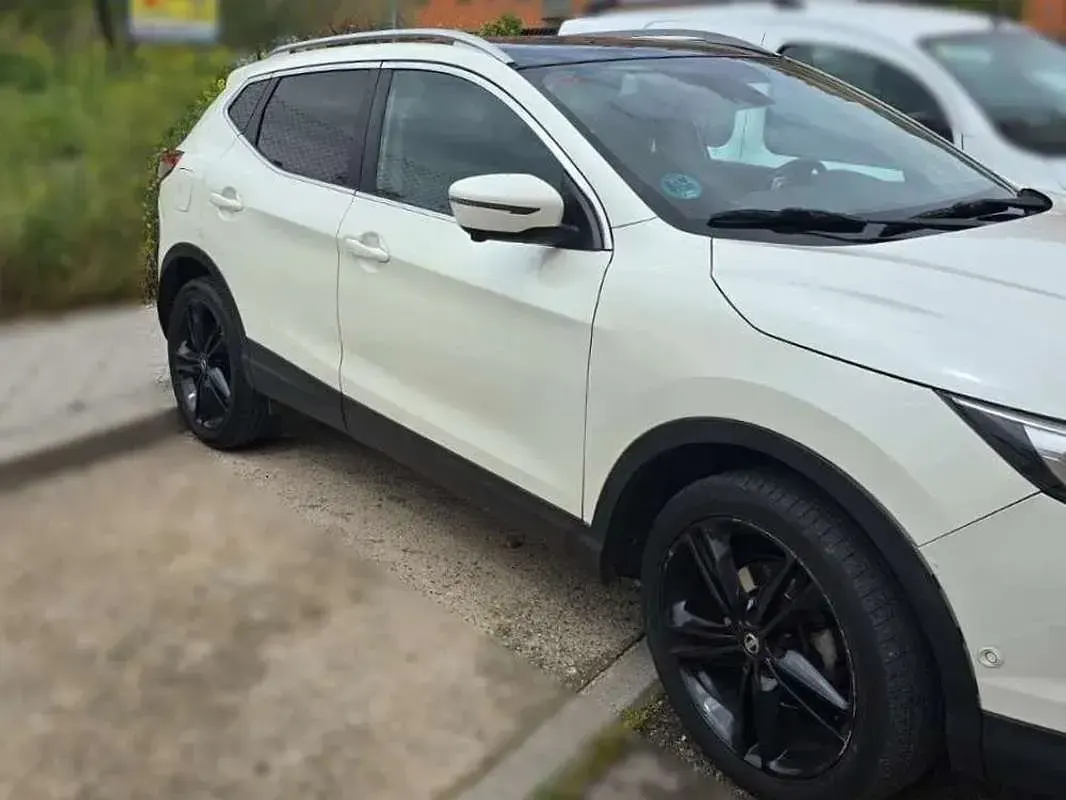 Usado Nissan Qashqai Black Edition 131 CV (96 kW) 2017 Blanco SUV