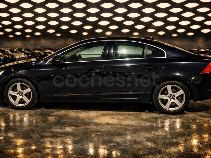 Usado Volvo S60 Kinetic 163 CV (119 kW) 2010 Negro Berlina
