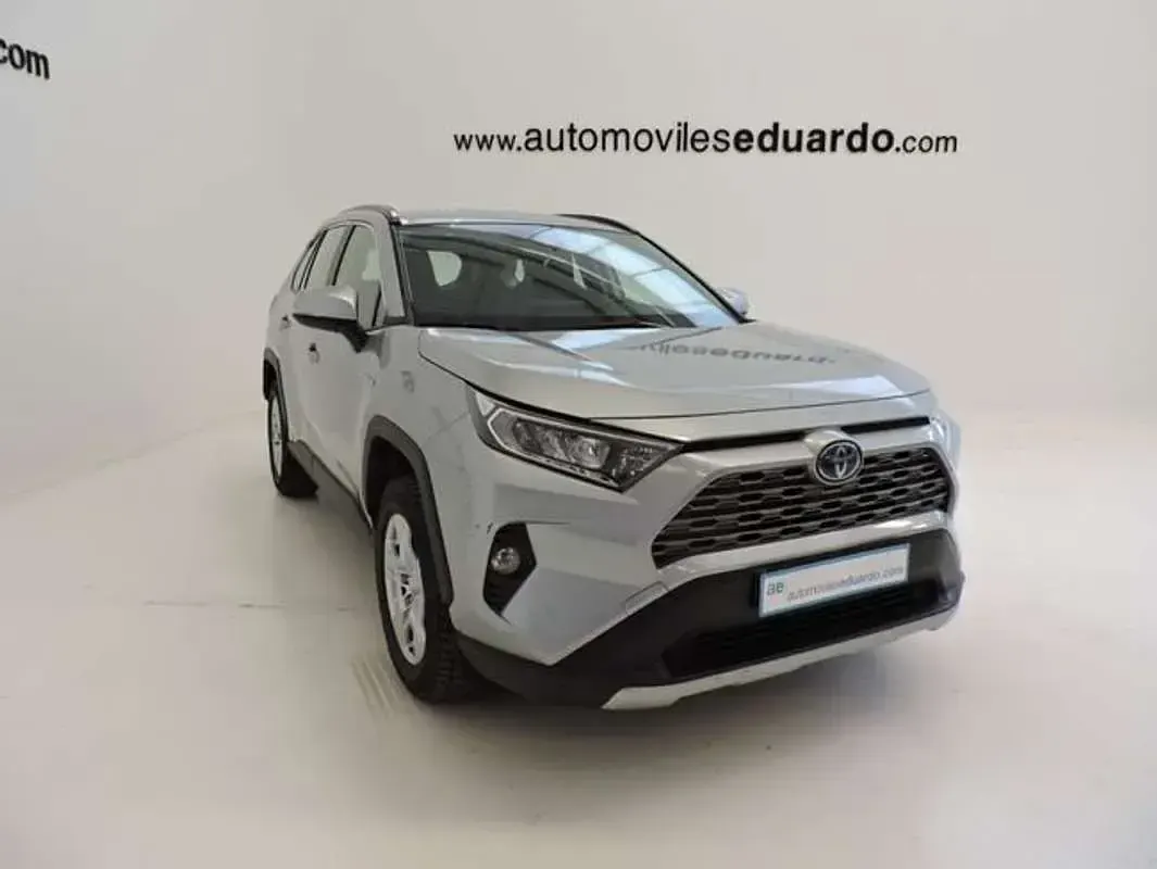Usado Toyota RAV4 Hybrid Advance 218 CV (160 kW) 2021 Plateado SUV