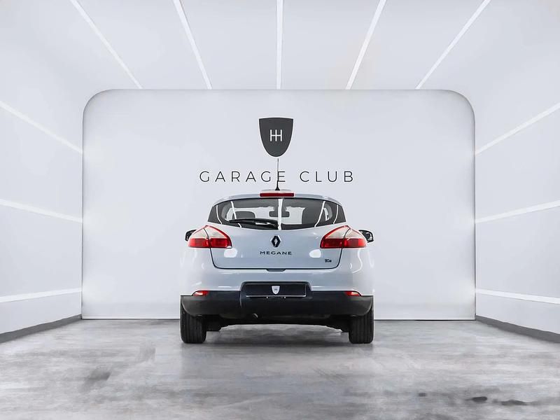 Begagnad Renault Mégane Expression 115 HK (84 kW) 2012 Vit Sedan