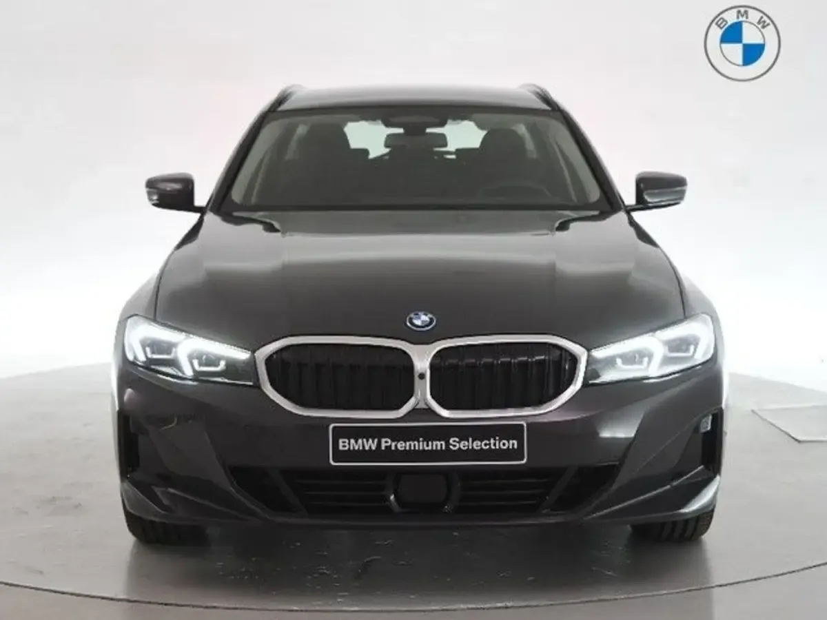 Nuevo BMW 330e Shadowline 292 CV (214 kW) 2025 Gris Familiar