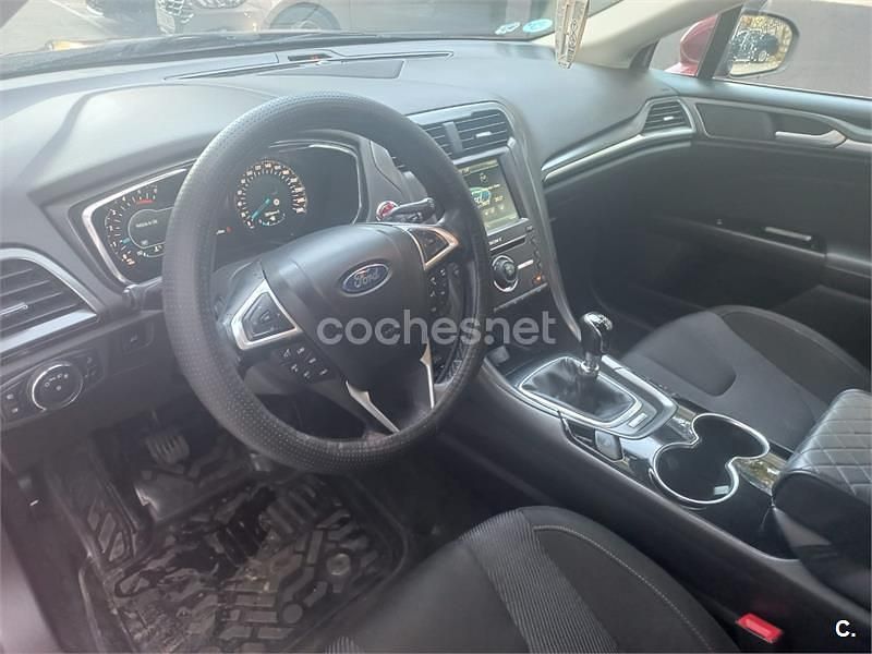 Usado Ford Mondeo Titanium 150 CV (110 kW) 2015 Granate Familiar