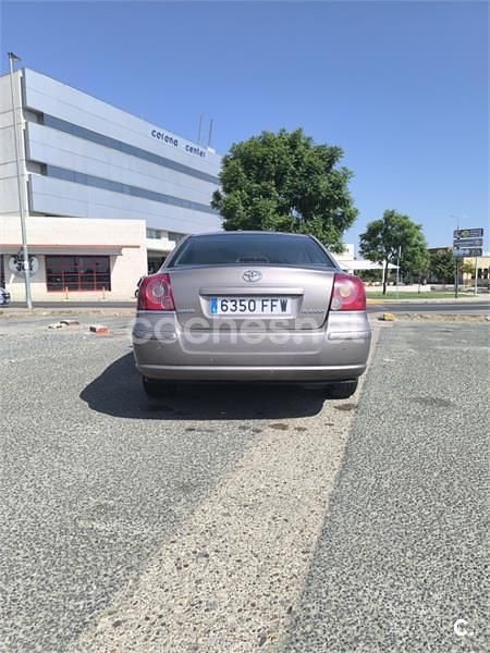 Usado Toyota Avensis Sport 177 CV (130 kW) 2006 Beige Berlina