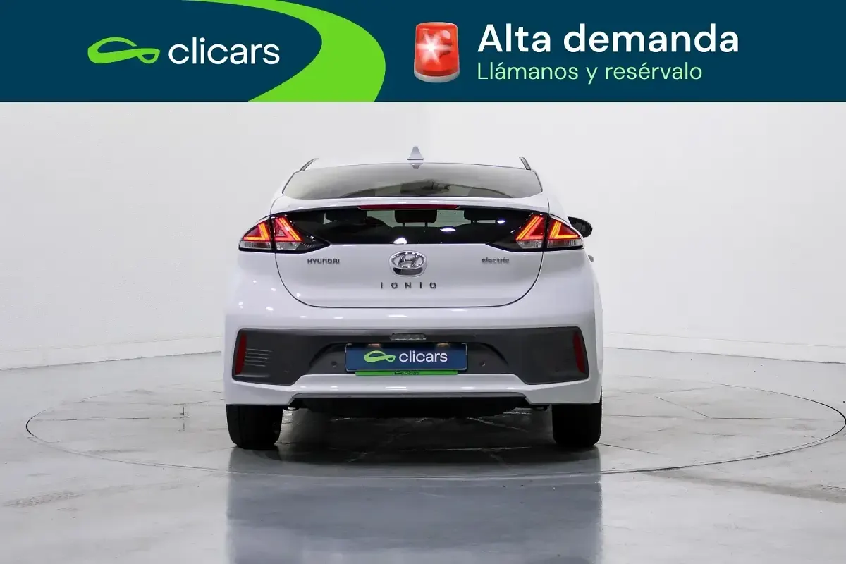 Usado Hyundai Ioniq 100 kW (136 CV) 2022 Blanco Utilitario