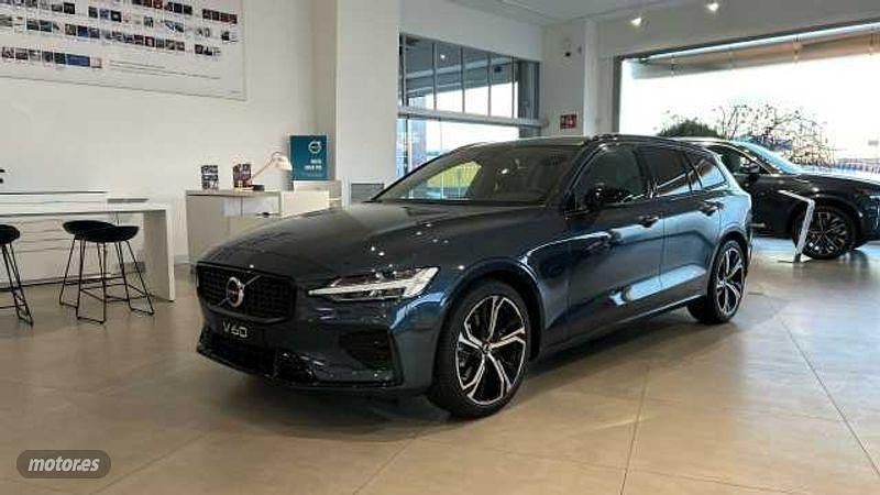 Azul Nuevo 2025 Volvo V60 Plus Familiar | 47.300 € (Precio justo) - Imagen 1/3
