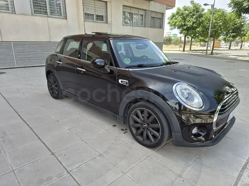 Usado Mini One D 95 CV (69 kW) 2018 Negro Utilitario