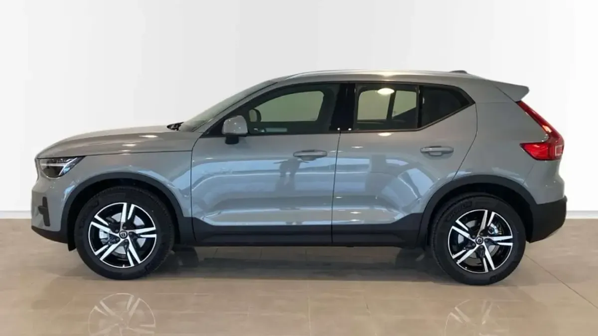 Nuevo Volvo XC40 Core 163 CV (119 kW) 2026 Gris SUV