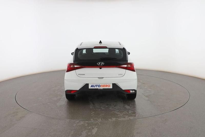 Usado Hyundai i20 84 CV (61 kW) 2021 Blanco Utilitario
