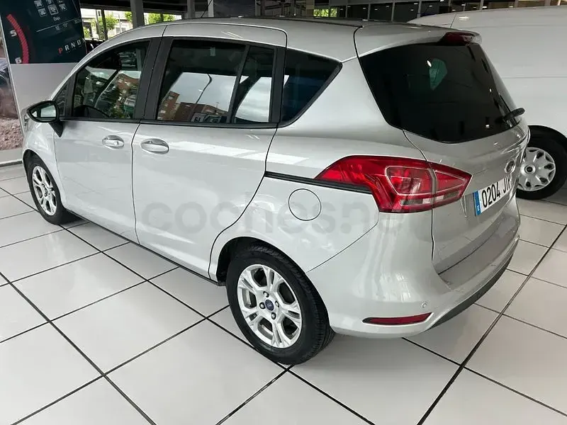 Usado Ford B-MAX Trend 95 CV (69 kW) 2016 Gris / plata Monovolumen