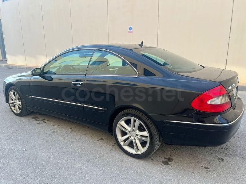 Usado Mercedes CLK320 Avantgarde 224 CV (164 kW) 2007 Negro Coupe
