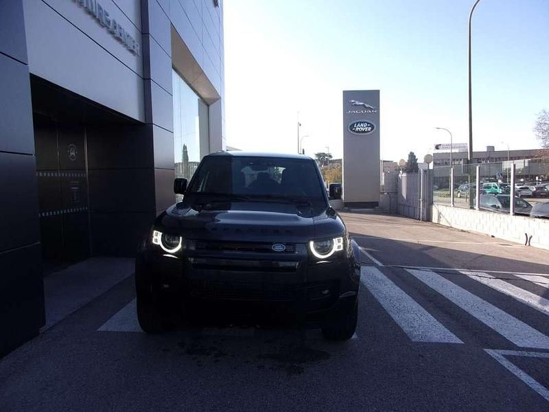Usado Land Rover Defender SE Dynamic 249 HP (183 kW) 2025 Cinzento SUV