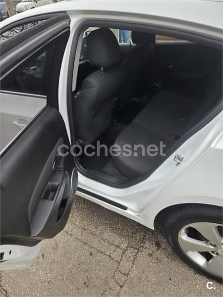 Usado Chevrolet Cruze LT 163 CV (119 kW) 2012 Blanco Berlina