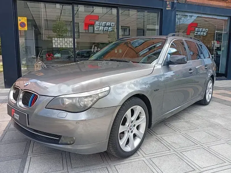 Usado BMW 525 197 CV (144 kW) 2008 Gris / plata Familiar
