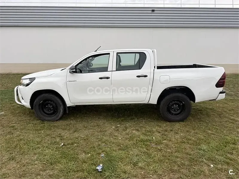 Usado Toyota HiLux Plus 150 CV (110 kW) 2020 Blanco Pickup/Camioneta
