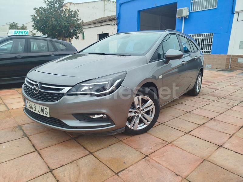 Verde Usado 2017 Opel Astra Selective Berlina | 8900 € (Buen precio) - Imagen 1/4