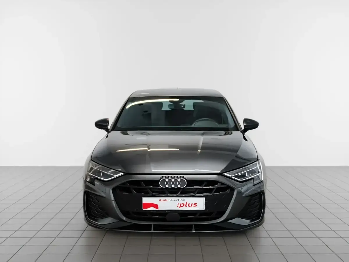 Käytetty Audi A3 S-Line 150 HP (110 kW) 2025 Harmaa