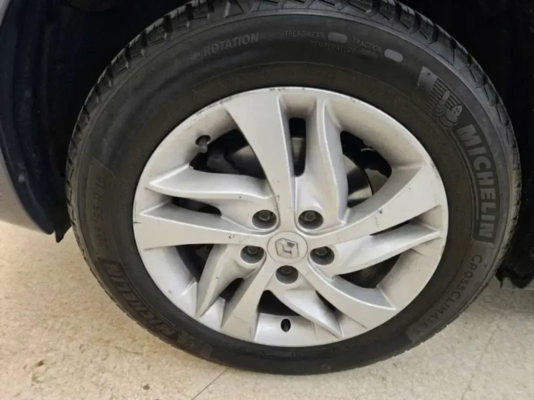 Usado Renault Kangoo Zen 116 CV (85 kW) 2019 Negro Monovolumen