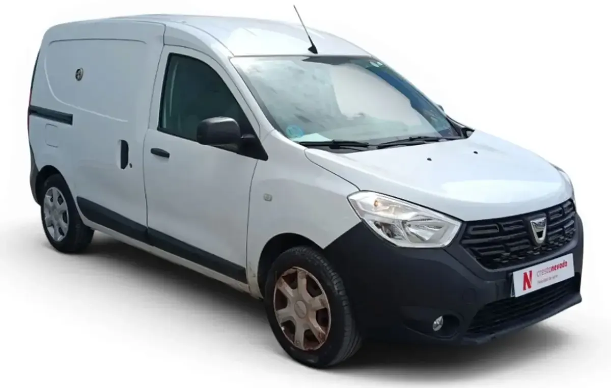 Usado Dacia Dokker Essentiel 109 CV (80 kW) 2021 Blanco Monovolumen