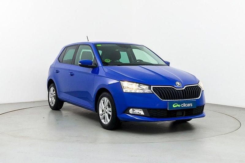 Usado Skoda Fabia Ambition 95 CV (69 kW) 2019 Azul Berlina