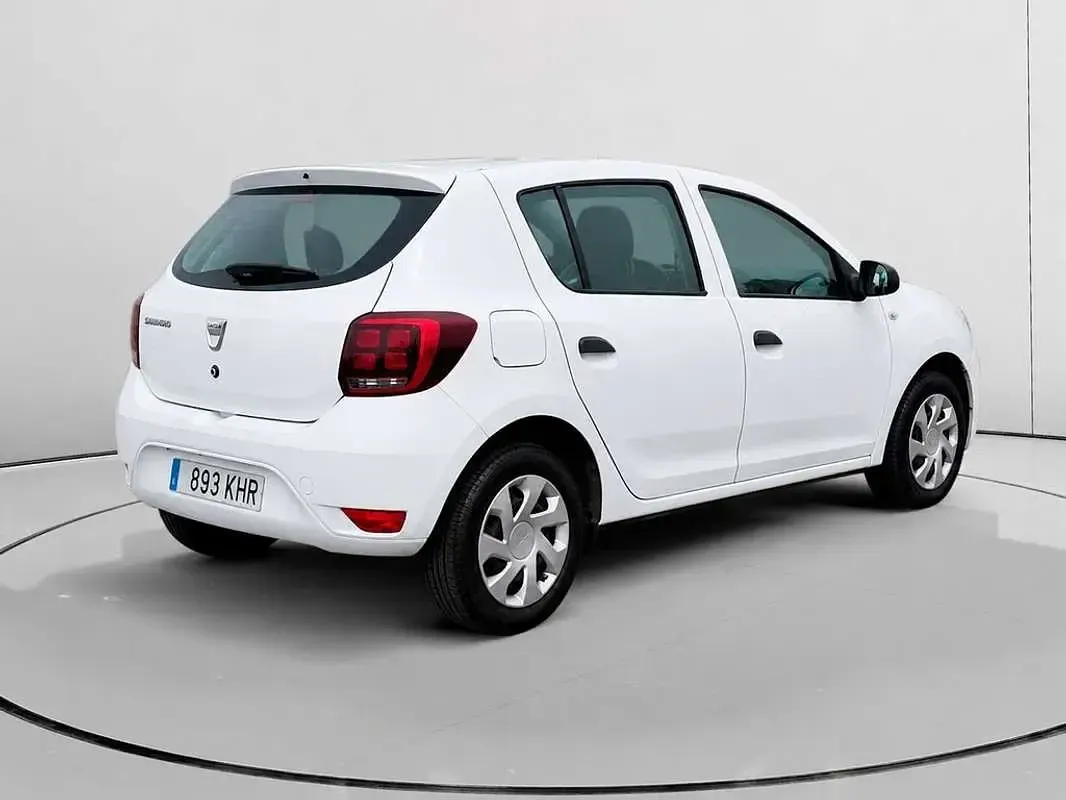Usado Dacia Sandero Ambiance 90 CV (66 kW) 2018 Blanco Utilitario