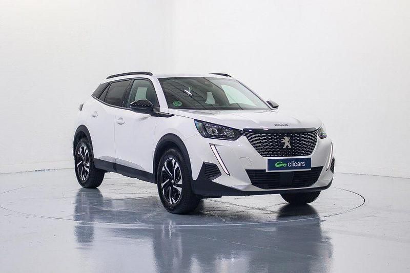 Usado Peugeot 2008 Allure 100 CV (73 kW) 2022 Blanco SUV