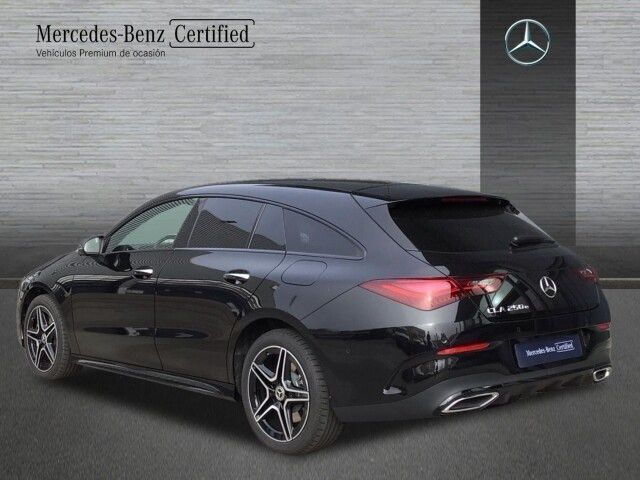 Usado Mercedes CLA250e Shooting Brake AMG line 218 CV (160 kW) 2024 Negro Familiar