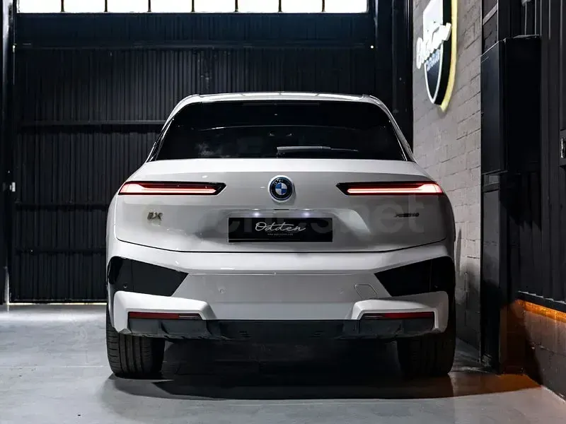 Usado BMW iX Comfort Edition 384 kW (523 CV) 2023 Eléctrico SUV