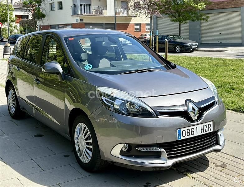 Usado Renault Scénic III Expression 115 CV (84 kW) 2014 Gris / plata Monovolumen