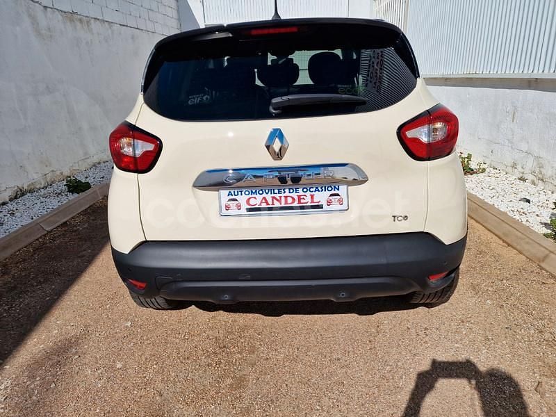 Usado Renault Captur Zen 90 CV (66 kW) 2015 Beige SUV