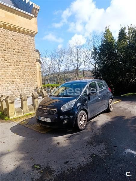 Usado Kia Venga 90 CV (66 kW) 2010 Negro Utilitario