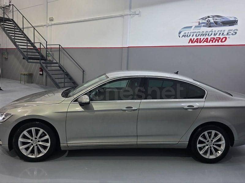 Usado VW Passat Advance 150 CV (110 kW) 2017 Gris / plata Berlina