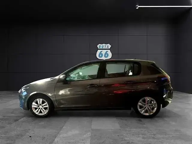 Usado Peugeot 308 Access 110 CV (80 kW) 2019 Gris Utilitario