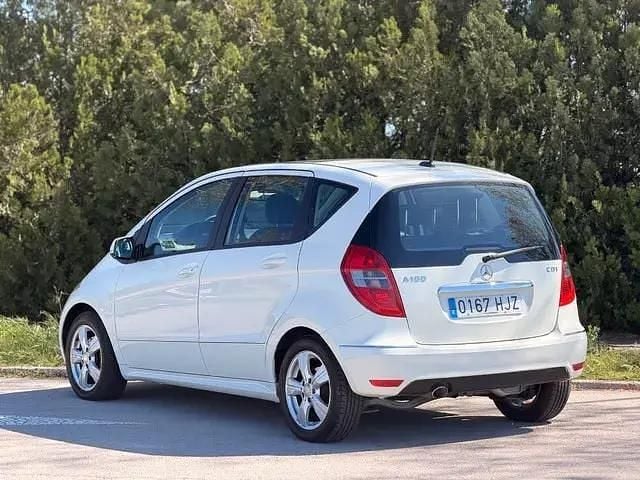 Usado Mercedes A180 Style 109 HP (80 kW) 2012 Branco Sedan