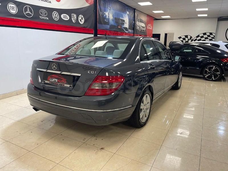 Usado Mercedes C200 136 CV (100 kW) 2010 Gris / plata Berlina