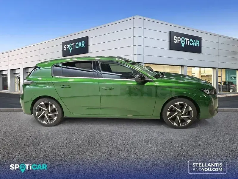 Usado Peugeot 308 Allure 130 CV (95 kW) 2024 Verde Berlina