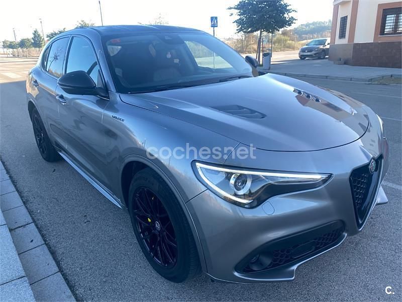 Gris / plata Usado 2018 Alfa Romeo Stelvio Executive SUV | 25.490 € (Precio justo) - Imagen 1/4