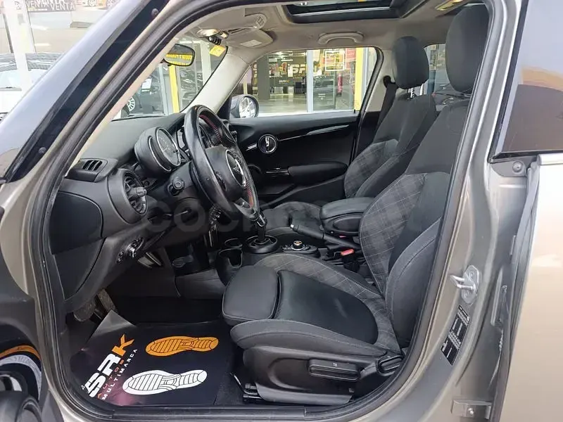 Usado Mini Cooper S 192 CV (141 kW) 2018 Gris / plata Utilitario