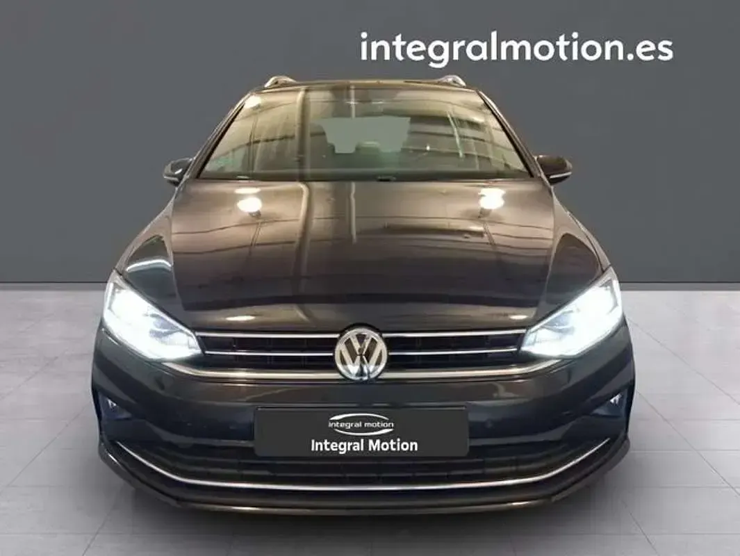 Usado VW Golf VII Sport 150 CV (110 kW) 2018 Negro Utilitario
