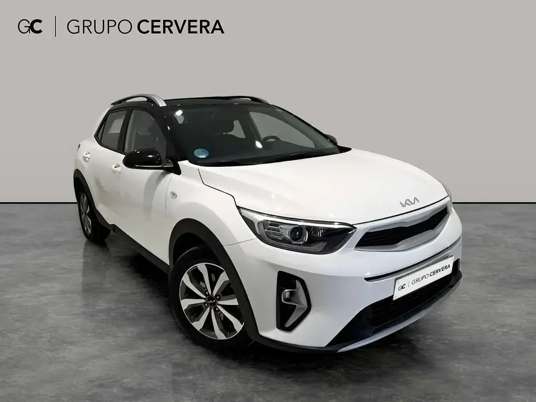 Usado Kia Stonic 101 CV (74 kW) 2022 Blanco SUV