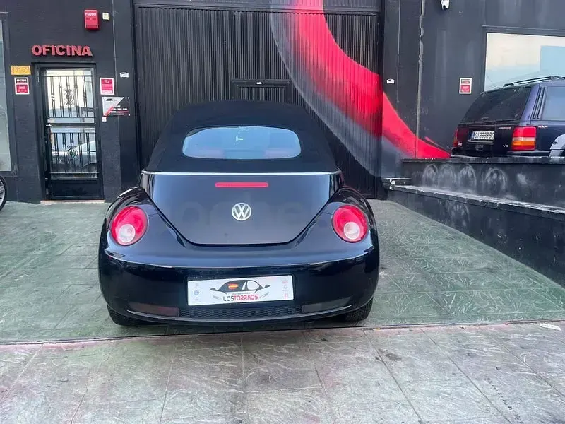 Usado VW New Beetle 105 CV (77 kW) 2007 Negro Utilitario