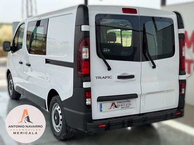 Usado Renault Trafic 120 CV (88 kW) 2017 Blanco Monovolumen