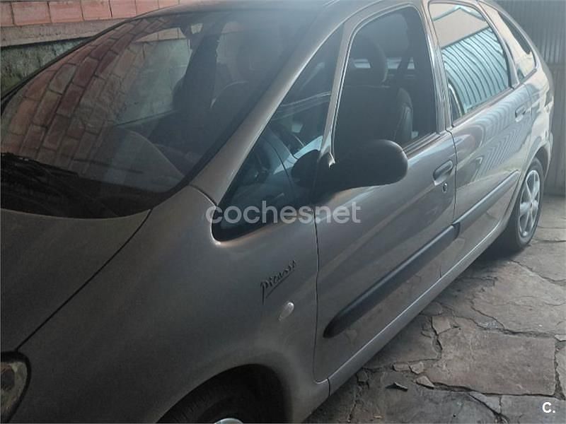 Usado Citroën Xsara Picasso 90 CV (66 kW) 2003 Beige Monovolumen
