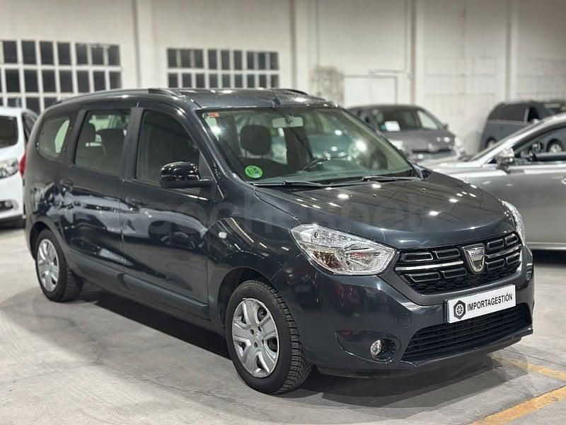 Usado Dacia Lodgy Essentiel 100 CV (73 kW) 2019 Gris / plata Monovolumen